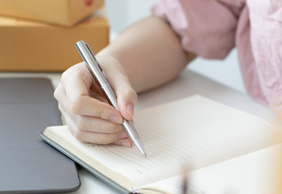 Canadian Tax & Compliance: Filing, CRA, Budgets & Credits